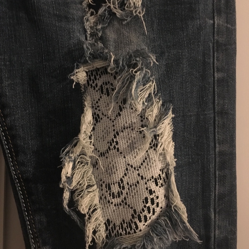 Machine Ripped Jeans with Lace - Picture 2 of 6